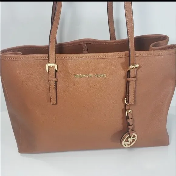 Michael Kors Jet Set travel tote bag - Picture 9 of 15